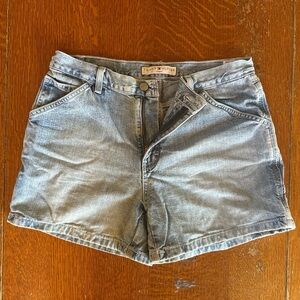 Tommy Hilfiger Vintage Light Wash Jean Shorts